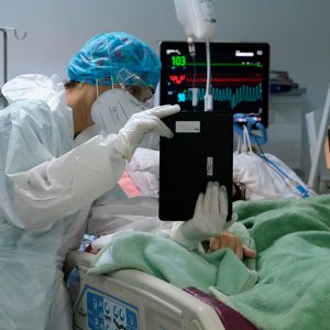 Enfermería de cuidados intensivos. Paciente crítico y evaluación